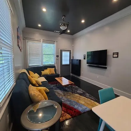 West End Modern Atlanta 3 Bedroom Bungalow Exterior photo